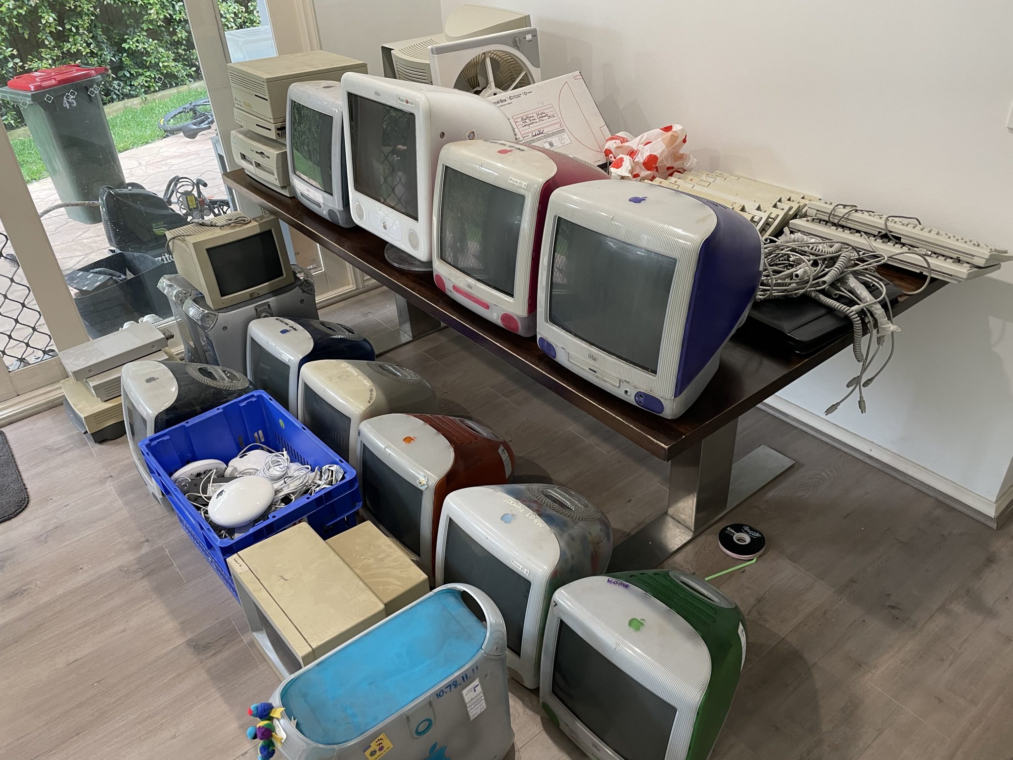 Vintage computing meet-up with Apple computers on display