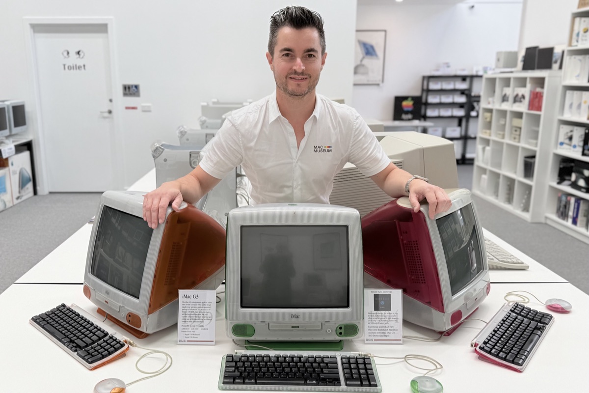 Matthew with iMac G3 computers at MAC Museum